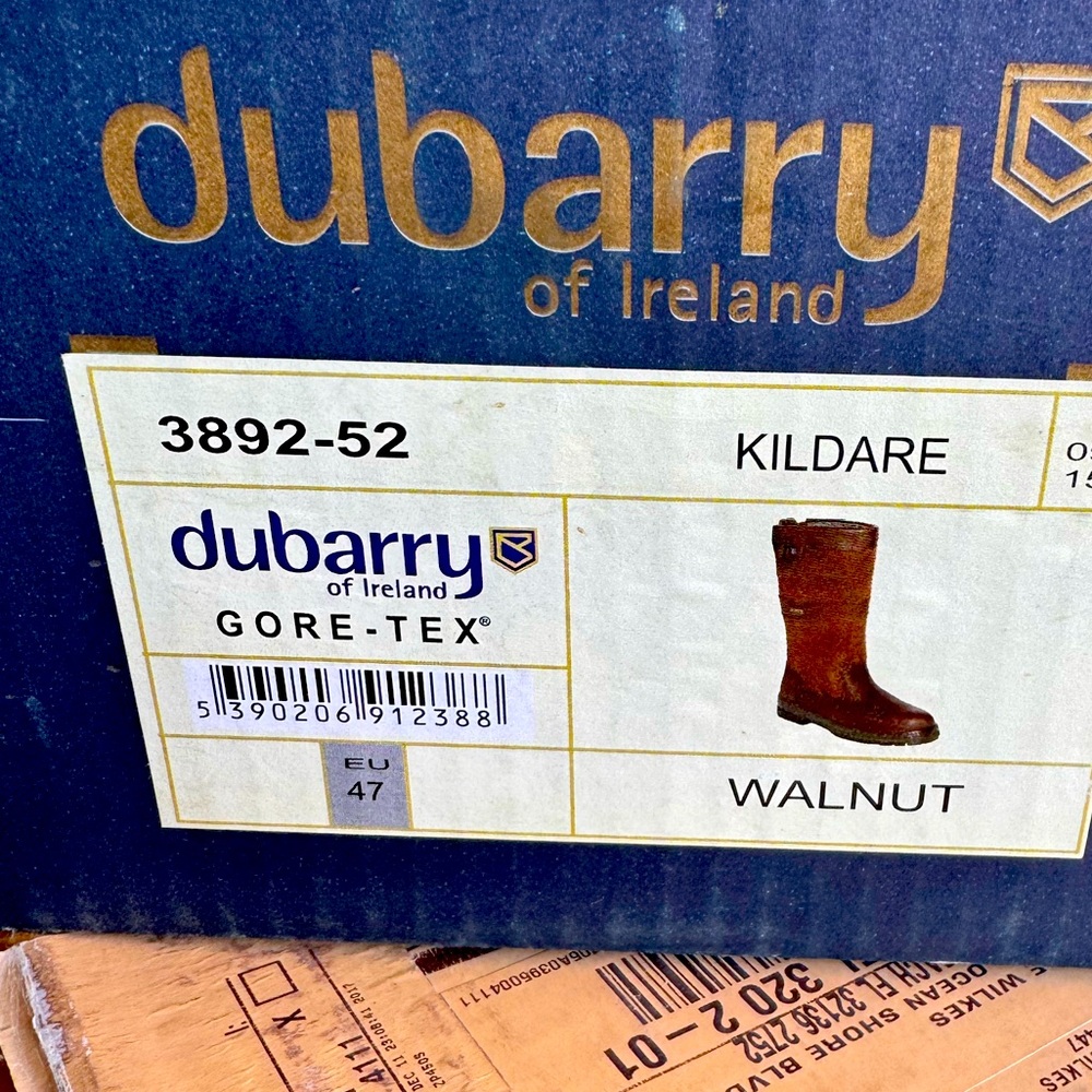 Brand new in box men’s Dubbary gore Tex boots